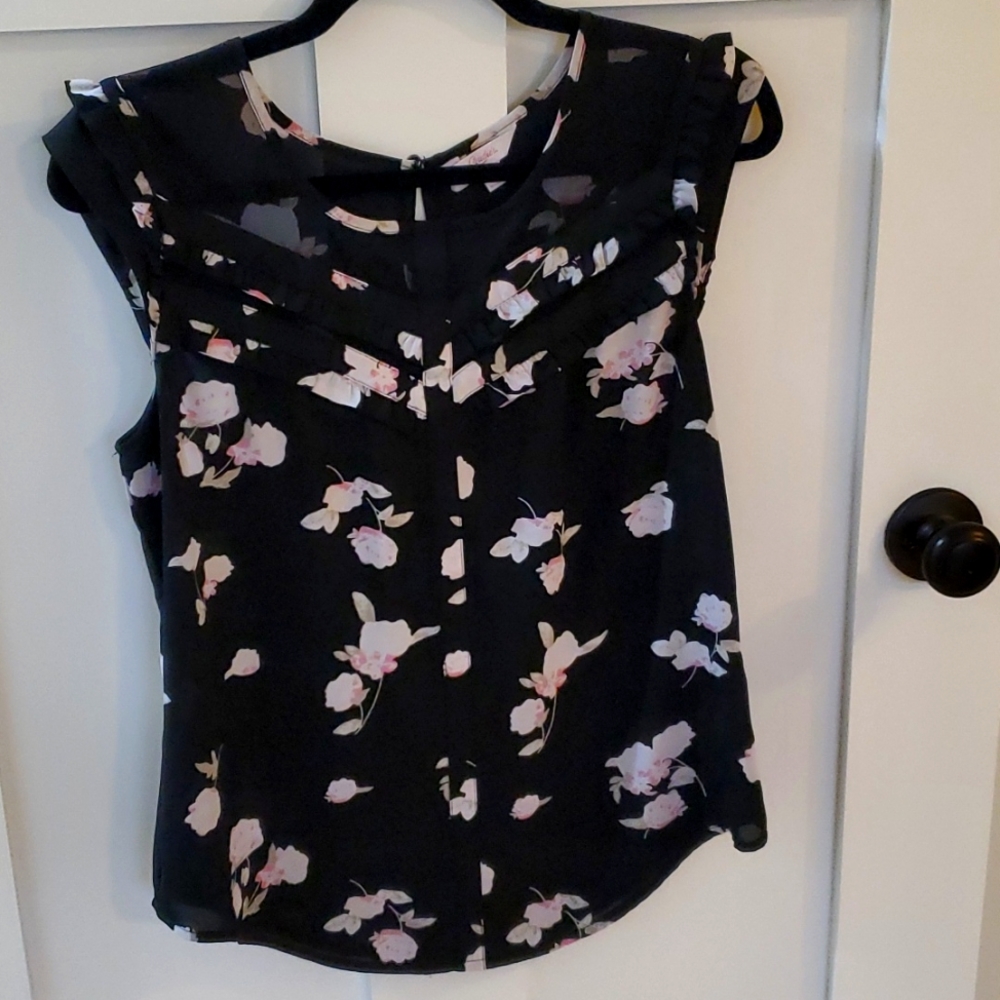 Floral blouse, sleeveless